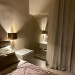 Centro House * פארמה
